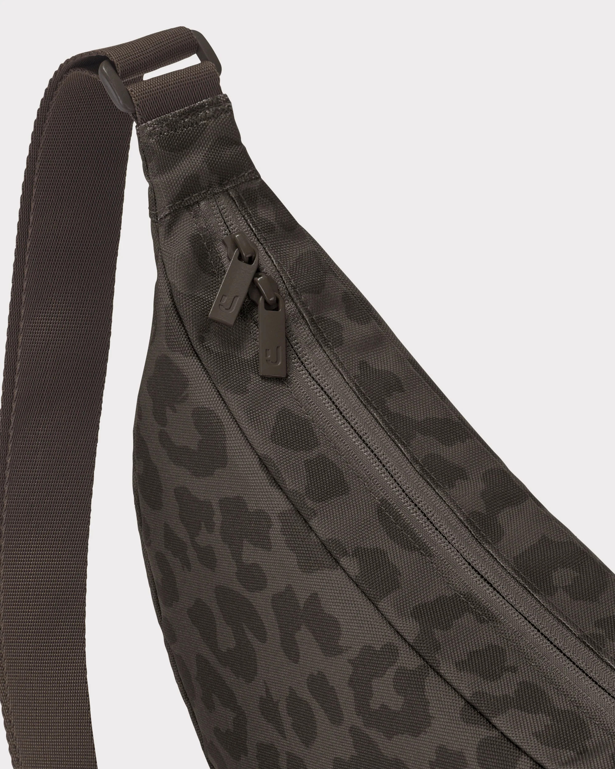 Half Moon Bag "Ally Medium" - Image 15