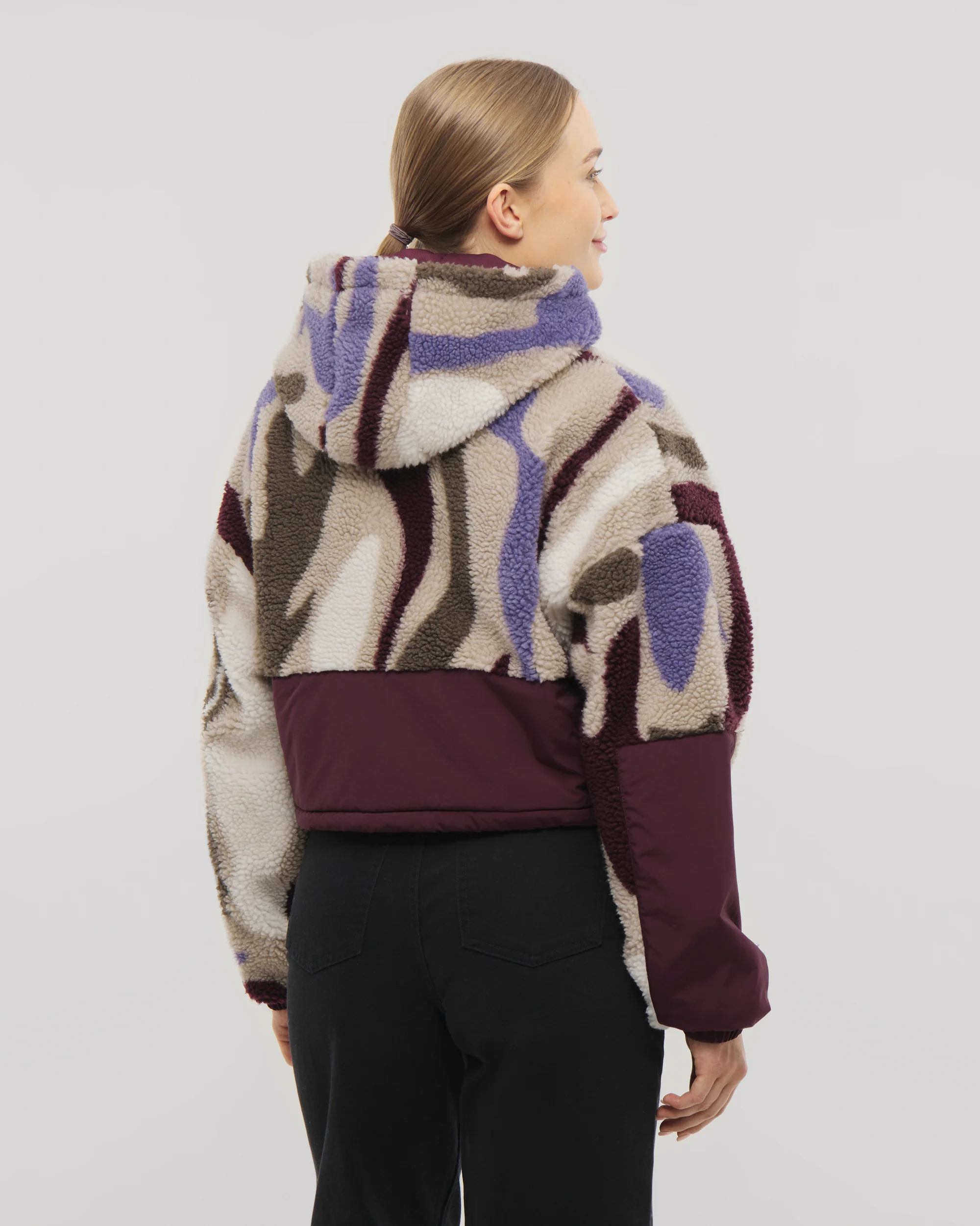 Cropped Teddy Fleecejacke "Carey" - Image 16