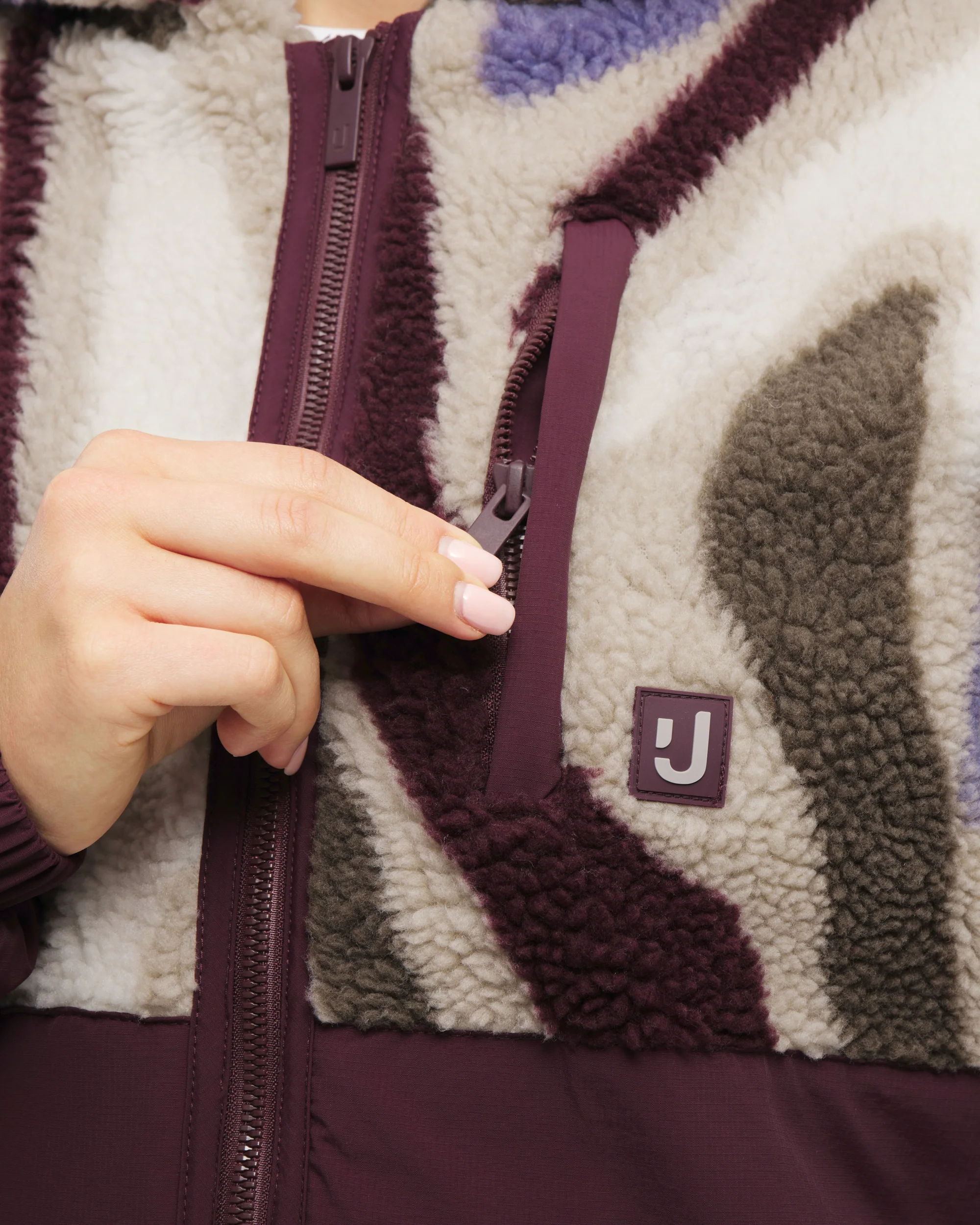 Cropped Teddy Fleecejacke "Carey" - Image 19